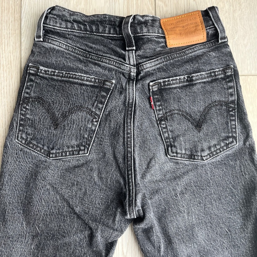 Levi's 501 Ribcage Straight Jeans, Size 24